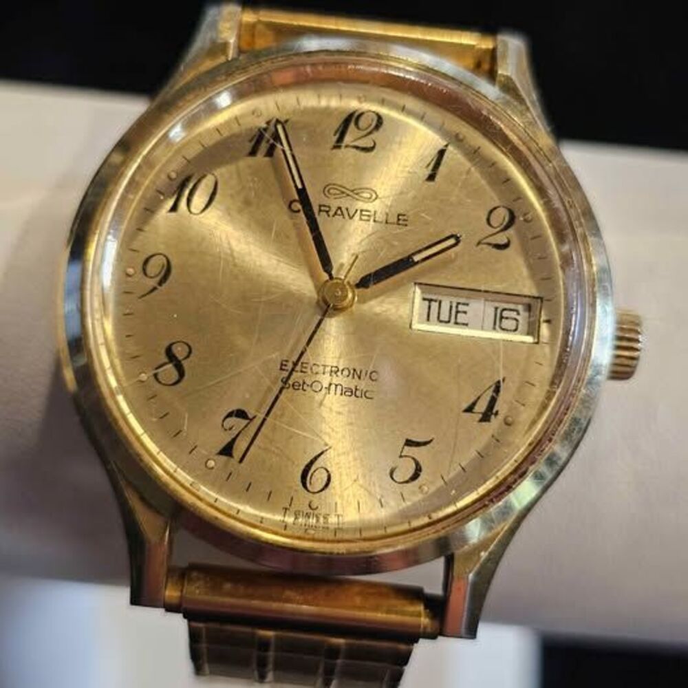 1970's Caravelle 39MM Set O Matic men's watch
